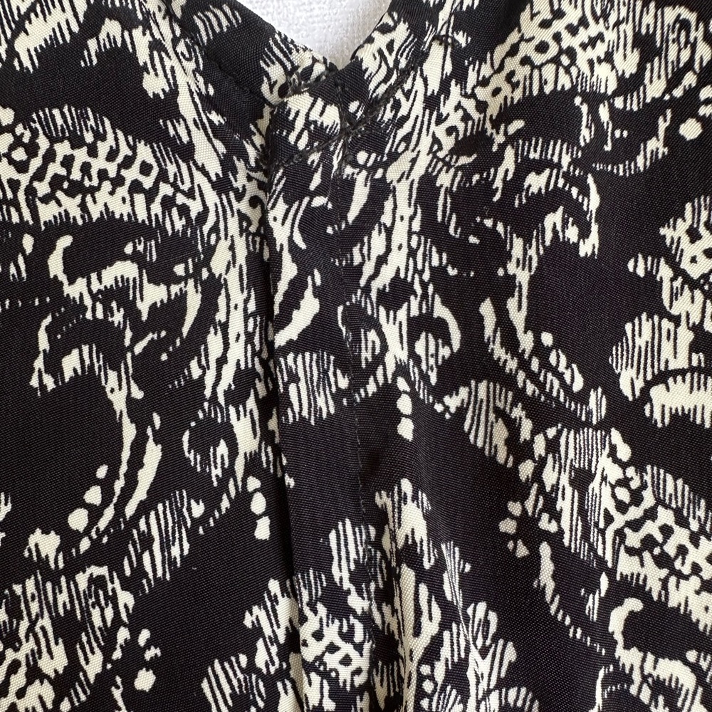 Dina Be for Francesca’s Collections Damask Sateen Cuff Shirttail Size Small (S) - Picture 6 of 9